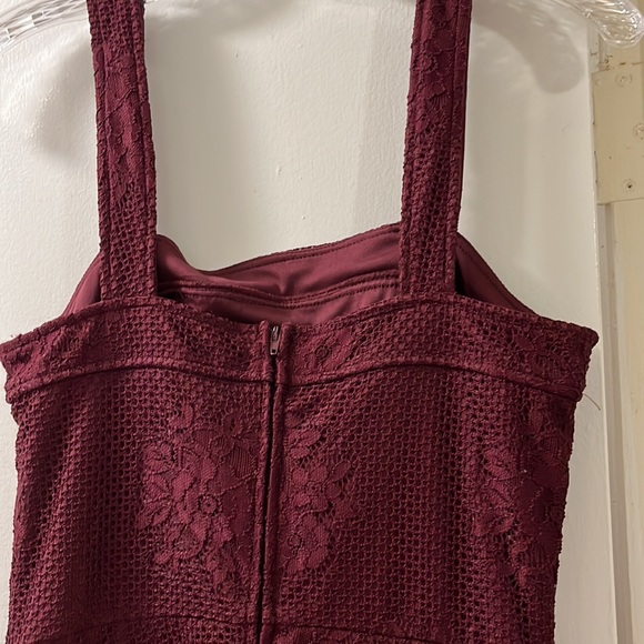 Floral Lace Dress. - Picture 6 of 10